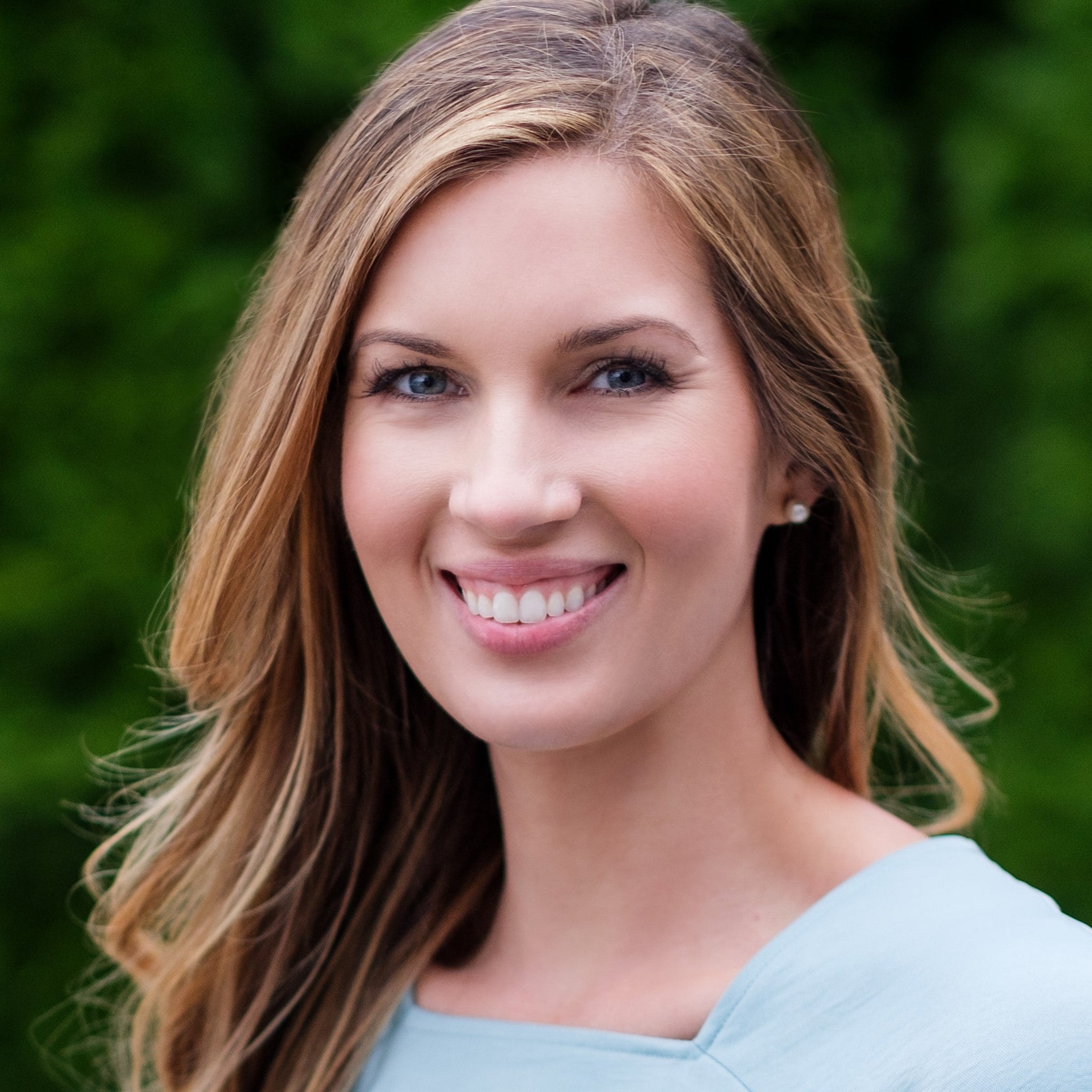 The Story Behind Abundant Earth Labs: 10 Questions with Founder, Tiffany Gieser